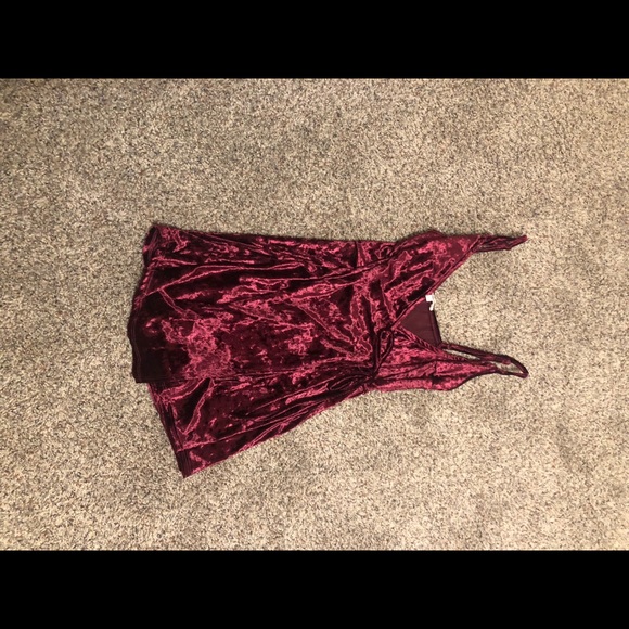 2 Velvet Outfits - Picture 4 of 7